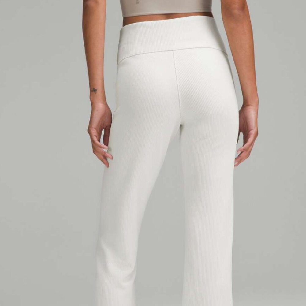 Lululemon Ribbed Softstreme Flared Pant Size 14